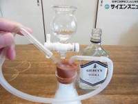 【食べる科学実験】酒のガスで酔っ払う?!　イカレた酒飲み術に挑戦